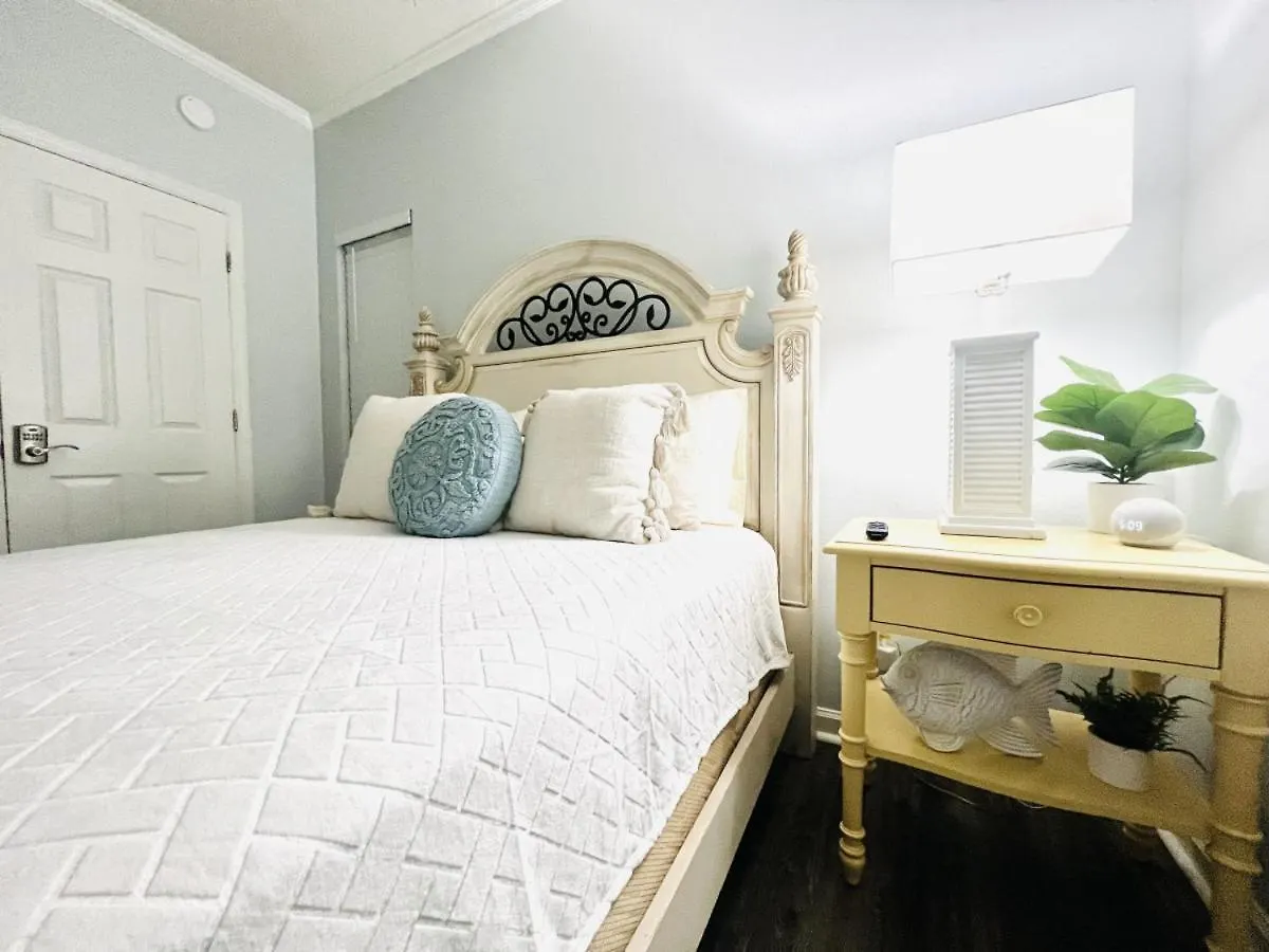 The Salty Life - Pool - Gym - Beach Essentials Destin Holiday home